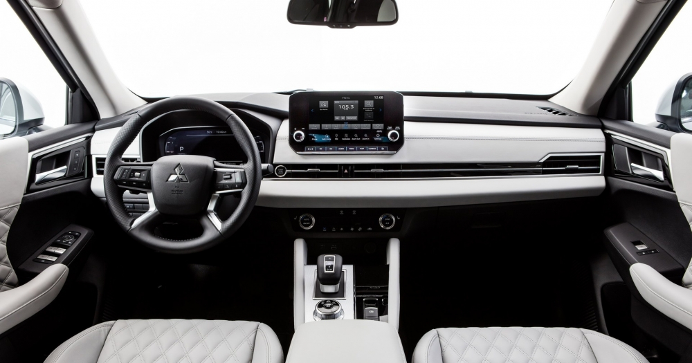 Mitsubishi Outlander 2021 ra mắt với giá khởi điểm 26.990 USD Mitsubishi Outlander 2021 ra mắt với giá khởi điểm từ 620 triệu đồng