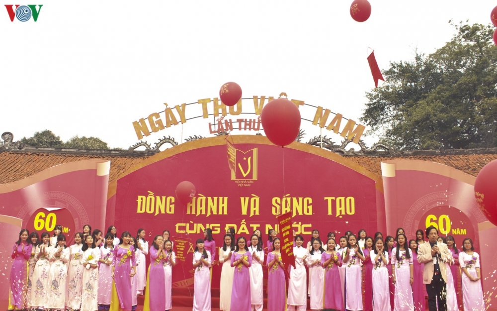 Ngày Thơ Việt Nam tại Văn Miếu Quốc Tử Giám hoãn tổ chức do COVID-19 Ngày Thơ Việt Nam 2021 tại Văn Miếu Quốc Tử Giám hoãn do COVID-19