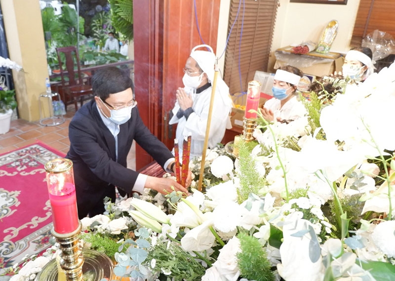 TƯỜNG THUẬT: Lễ tang cấp Nhà nước nguyên Phó Thủ tướng Trương Vĩnh Trọng TƯỜNG THUẬT: Lễ tang cấp Nhà nước nguyên Phó Thủ tướng Trương Vĩnh Trọng