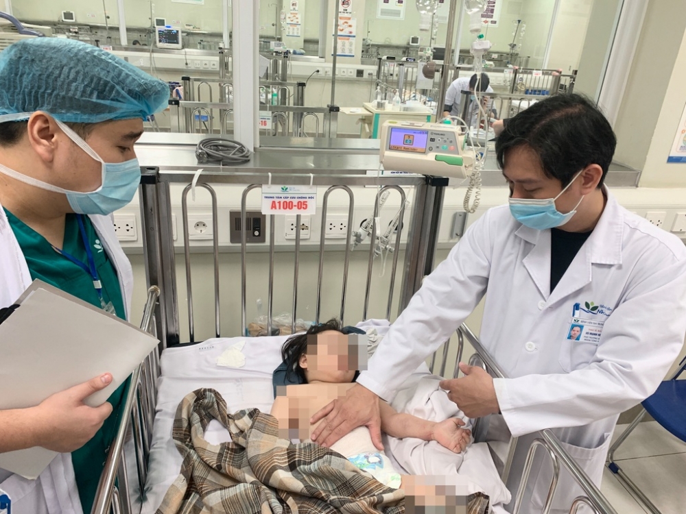 Bé gái rơi từ tầng 12A chỉ bị trật khớp háng Bé gái rơi từ tầng 12A chỉ bị trật khớp háng