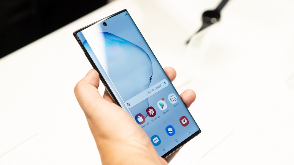 Loạt smartphone sang chảnh tặng bạn gái ngày 8/3