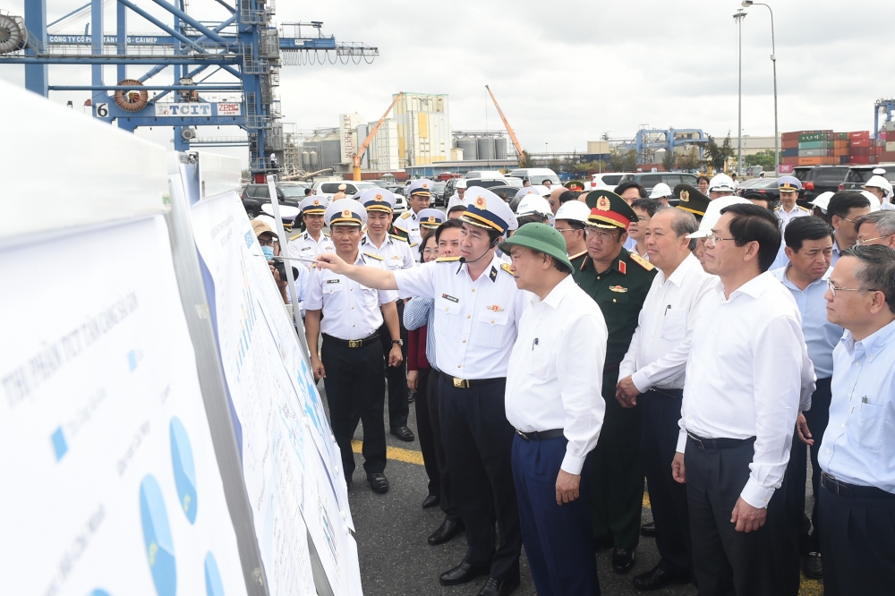Thủ tướng Nguyễn Xuân Phúc kiểm tra “cửa ngõ giao thương phía Nam” Thủ tướng Nguyễn Xuân Phúc kiểm tra “cửa ngõ giao thương phía Nam”