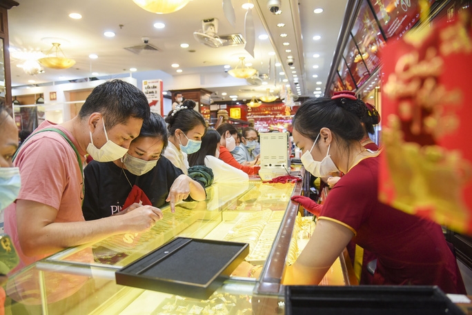 Giá vàng hôm nay 30/3/2021: Giá vàng hôm nay 30/3/2021: Giảm bất ngờ xuống dưới mốc 55 triệu đồng/lượng