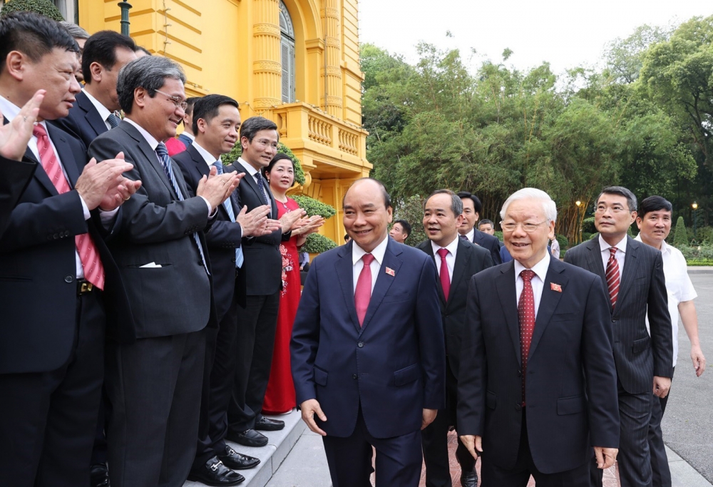 Tổng Bí thư Nguyễn Phú Trọng và Chủ tịch nước Nguyễn Xuân Phúc đến dự Lễ bàn giao công việc của Chủ tịch nước. Thế giới đánh giá cao ban lãnh đạo mới của Việt Nam