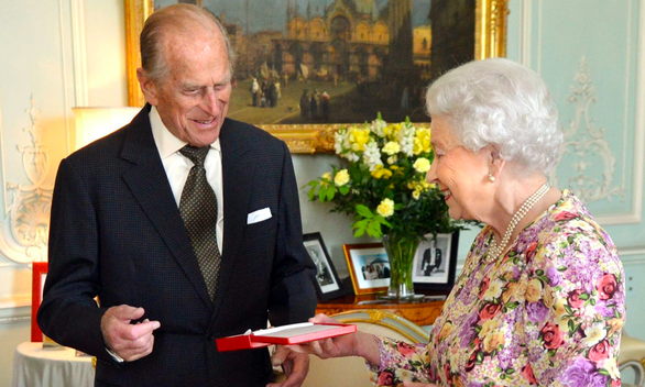 Hoàng thân Philip, chồng Nữ hoàng Anh Elizabeth II qua đời ở tuổi 99 Hoàng thân Philip, chồng Nữ hoàng Anh Elizabeth II qua đời ở tuổi 99