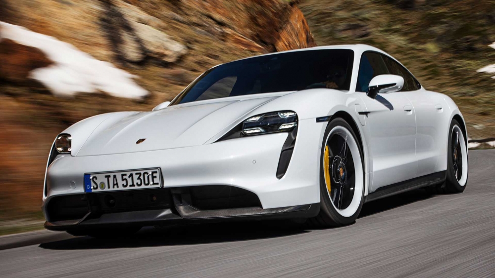 Những chiếc Porsche Taycan đầu tiên được giao đến khách hàng Những chiếc Porsche Taycan đầu tiên được giao đến khách hàng