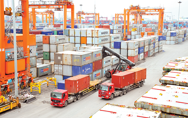 Việt Nam bất ngờ nhập siêu trong tháng 4 Việt Nam bất ngờ nhập siêu trong tháng 4