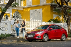 tap doan thanh cong va hyundai trao tang 10 xe solati cuu thuong