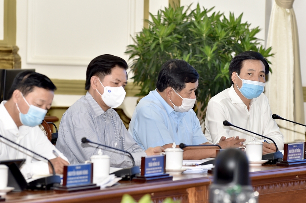 TPHCM cần chuyển từ bị động, chờ đợi sang tự lực tự cường, phát triển mạnh mẽ trên mọi lĩnh vực TPHCM cần chuyển từ bị động, chờ đợi sang tự lực tự cường, phát triển mạnh mẽ trên mọi lĩnh vực
