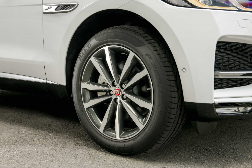 Jaguar XF mới được giới thiệu: Đẹp, sang trọng và luôn kết nối Jaguar XF mới được giới thiệu: Đẹp, sang trọng và luôn kết nối