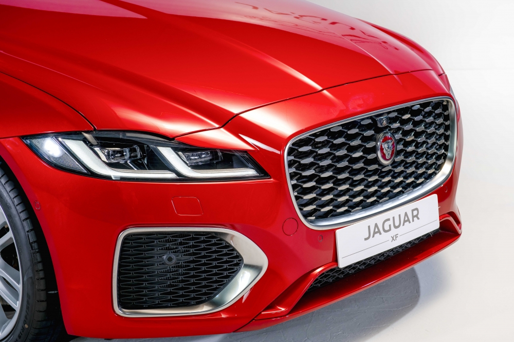 Jaguar XF mới được giới thiệu: Đẹp, sang trọng và luôn kết nối Jaguar XF mới được giới thiệu: Đẹp, sang trọng và luôn kết nối