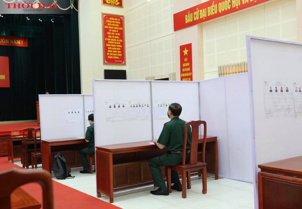 Bắc Ninh: Lực lượng vũ trang, y bác sĩ đi bầu cử sớm để ứng phó dịch COVID-19