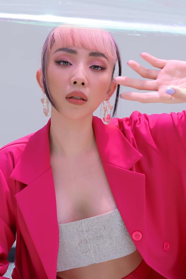 Tóc Tiên khoe ảnh nóng bỏng, 'kêu ca' khéo léo về ông xã Tóc Tiên khoe ảnh nóng bỏng, 'kêu ca' khéo léo về ông xã