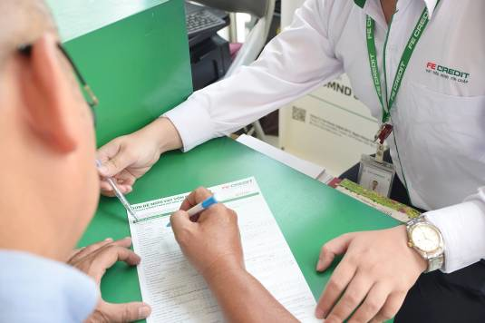 NHNN yêu cầu chấn chỉnh toàn bộ hoạt động thu nợ của FE Credit NHNN yêu cầu chấn chỉnh toàn bộ hoạt động thu nợ của FE Credit