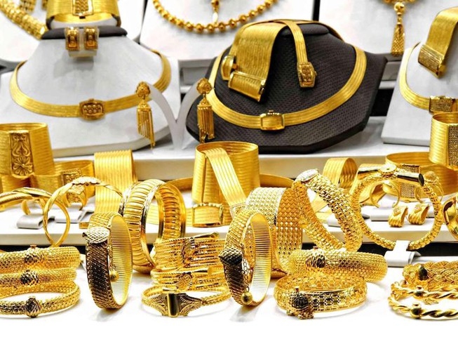 Giá vàng bất ngờ lao dốc, mất đỉnh vừa xác lập