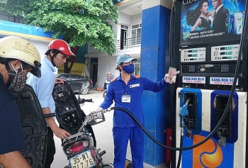 Giá xăng dầu hôm nay (26/8): Dầu thô bất ngờ nhảy vọt liên tục