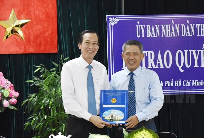 TP. HCM bổ nhiệm 4 cán bộ cấp quận, huyện TP. HCM bổ nhiệm 4 cán bộ cấp quận, huyện