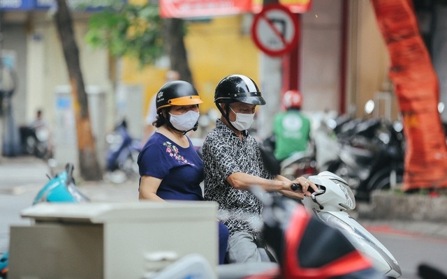 Hà Nội khuyến cáo người dân không ra khỏi nhà nếu không thực sự cần thiết Hà Nội khuyến cáo người dân không ra khỏi nhà nếu không thực sự cần thiết