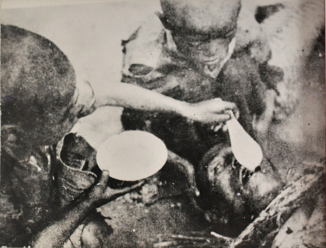 Ảnh: Hà Nội từ nạn đói năm 1945 đến mùa thu năm 2020 Chùm ảnh: Hà Nội từ nạn đói năm 1945 đến mùa thu năm 2020