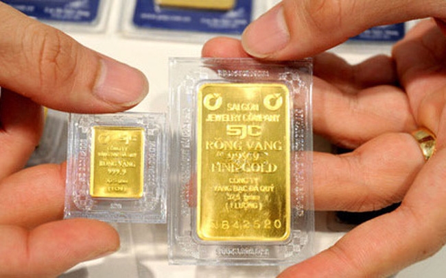 Giá vàng hôm nay 6/10/2020: Giá vàng hôm nay 6/10/2020: Vàng tăng vọt 20 USD sau một đêm
