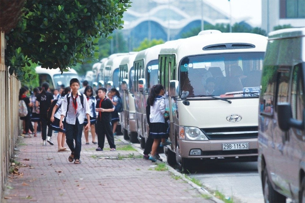 Hà Nội rà soát xe đưa đón học sinh Hà Nội rà soát xe đưa đón học sinh sau vụ học sinh bị bỏ quên trên xe