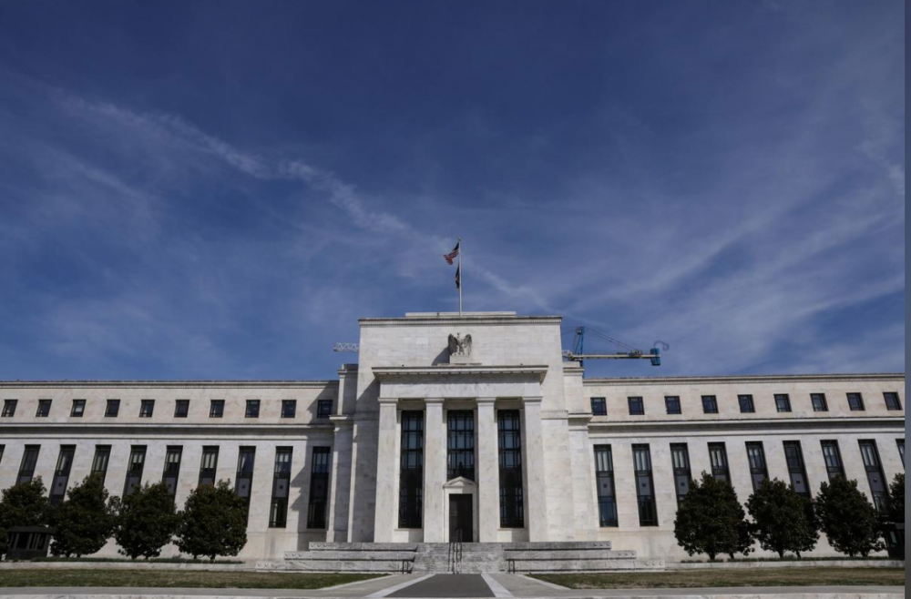 FED cam kết duy trì mức lãi suất hiện nay FED cam kết duy trì mức lãi suất 0 - 0,25%