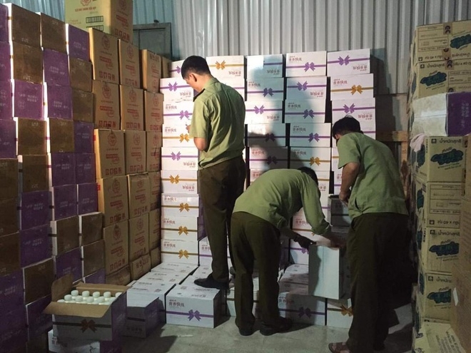 38.000 chai sữa chua nhập lậu bị bắt giữ Hơn 38.000 chai sữa chua nhập lậu bị bắt giữ