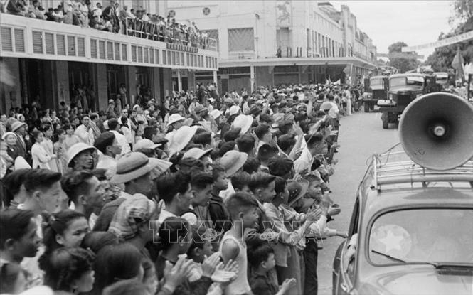 Nhìn lại hình ảnh ngày Giải phóng Thủ đô 10/10/1954