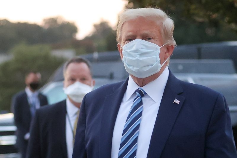 Tổng thống Trump tuyên bố đã ngừng dùng thuốc điều trị COVID-19 Tổng thống Trump ngừng dùng thuốc điều trị COVID-19