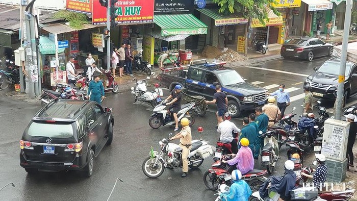 TP. HCM: 'Nữ quái' cướp ngân hàng 2 tỷ rồi tẩu thoát TP. HCM: 'Nữ quái' cướp ngân hàng 2 tỷ rồi tẩu thoát