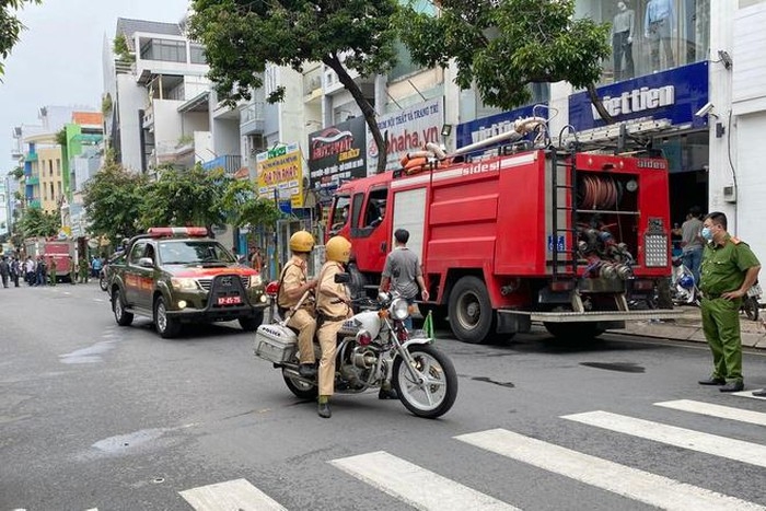 Bắt được nữ cướp ngân hàng 2 tỷ tại TP. HCM Đã bắt được người phụ nữ cướp 2 tỷ tại ngân hàng ở TP. HCM