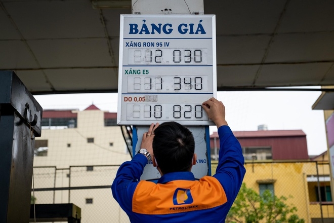 Giá xăng dầu hôm nay (26/12): Giá xăng dầu hôm nay (26/12): Xăng trong nước tăng mạnh?