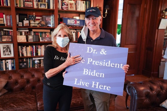 Gia đình ông Biden đăng tải bức ảnh ăn mừng chiến thắng Gia đình ông Biden đăng tải bức ảnh ăn mừng chiến thắng
