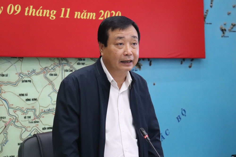 'Miền Trung không chỉ ở tâm thế ứng phó với bão số 12 mà còn chuẩn bị tinh thần ứng phó với bão số 13' 'Miền Trung không chỉ ở tâm thế ứng phó với bão số 12 mà còn chuẩn bị tinh thần ứng phó với bão số 13'