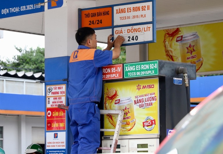 Giá xăng dầu hôm nay (29/12): Giá xăng dầu hôm nay (29/12): Dầu thô ‘lặng sóng’