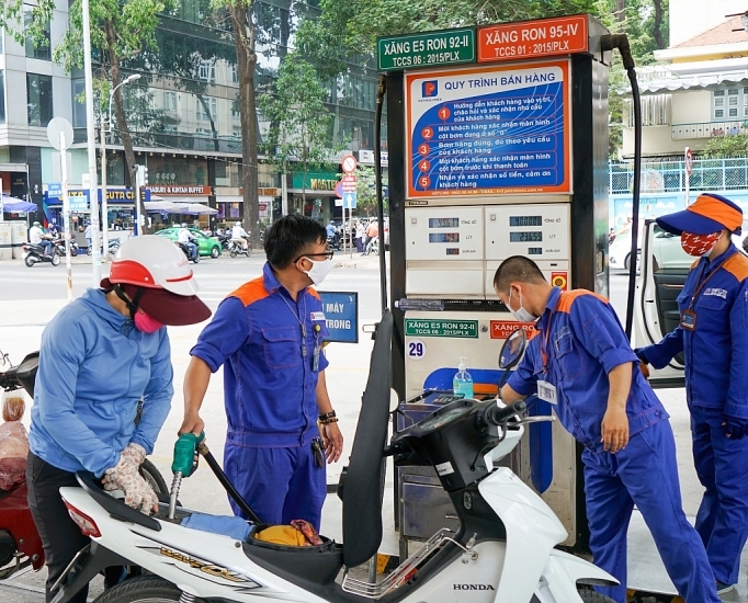 Giá xăng dầu hôm nay (14/12): Giá xăng dầu hôm nay (14/12): Dầu Brent vượt ngưỡng 50 USD/thùng