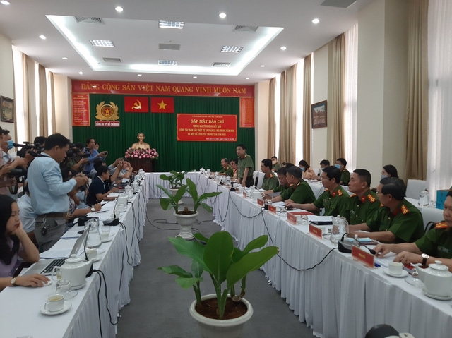 Danh sách 18 người bị khởi tố, bắt tạm giam cùng ông Tất Thành Cang Danh sách 18 người bị khởi tố, bắt tạm giam cùng ông Tất Thành Cang