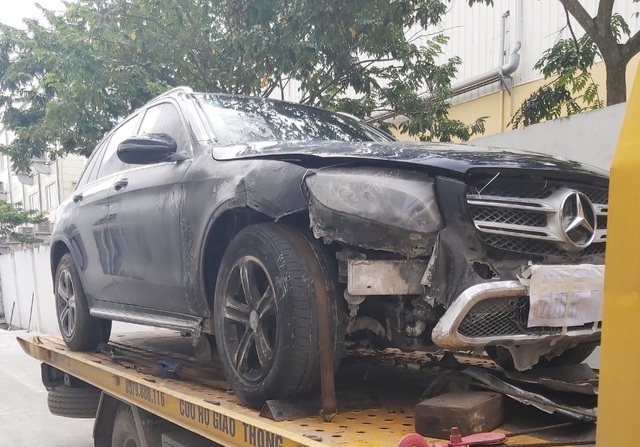 Vụ Mercedes GLC cháy nửa năm chưa sửa: Vụ Mercedes GLC cháy nửa năm chưa sửa: