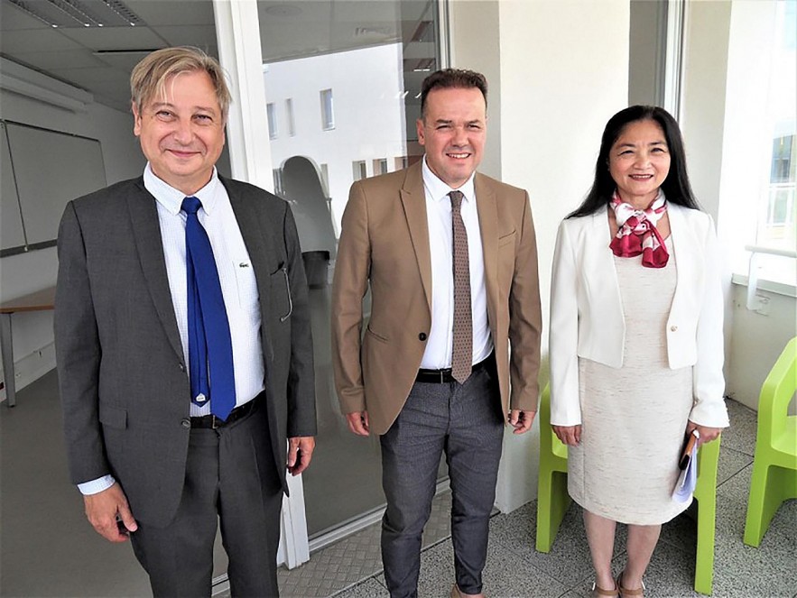 Overseas Vietnamese Make Strong Impression in 2021 Young Vietnamese Talents Make Strong Impression in 2021