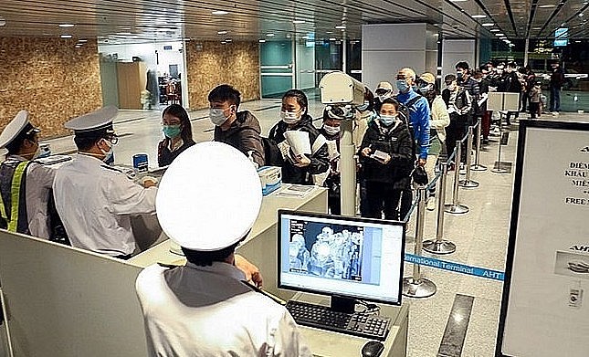 Vietnam Eases Entry Procedures for Foreigners and Overseas Vietnamese Vietnam Eases Entry Procedures for Foreigners and Overseas Vietnamese
