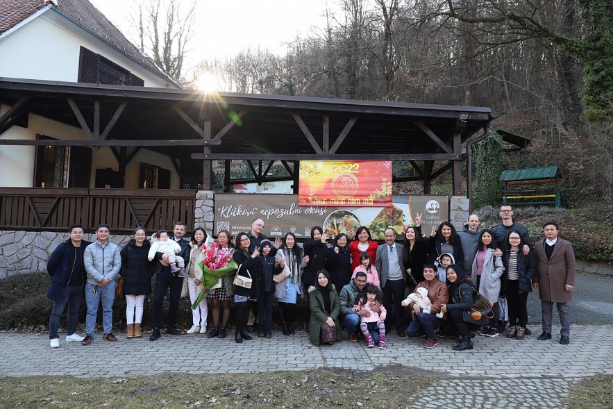Overseas Vietnamese Contribute to Covid-19 Fight in Slovenia Overseas Vietnamese Contribute to Covid-19 Fight in Slovenia