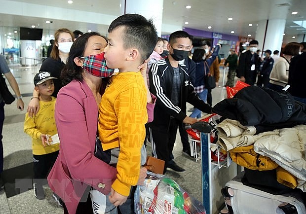 First Overseas Vietnamese Returning from Ukraine First Overseas Vietnamese Return from Ukraine
