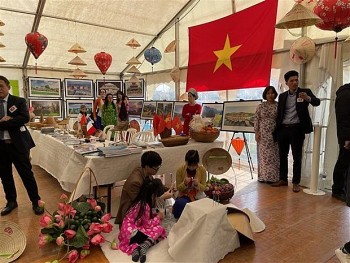 Vietnamese Culture Introduced at Francophonie Weekend in France