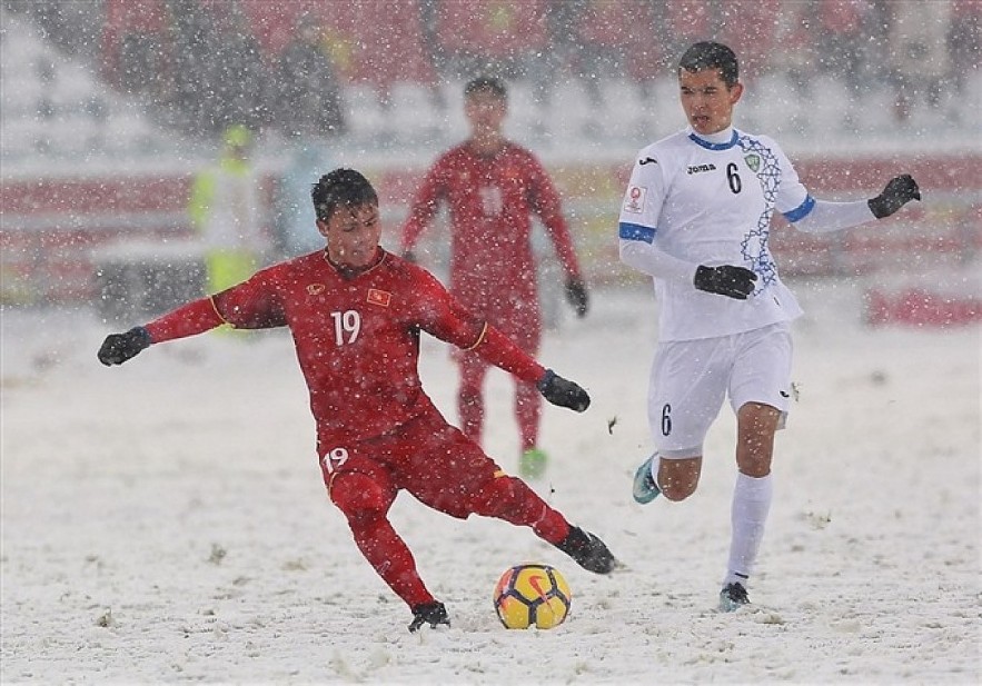 Midfielder Quang Hai scores a goal for Vietnam in the match against Uzbekistan in the U23 Asian Cup final in 2018. Photo laodong.com Midfielder Quang Hai scores a goal for Vietnam in the match against Uzbekistan in the U23 Asian Cup final in 2018. Photo laodong.com