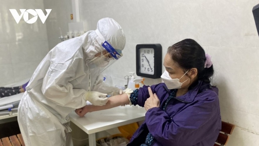Vietnam is speeding up nationwide vaccination campaign to better protect its people from virus infection. Photo: VOV Vietnam is speeding up nationwide vaccination campaign to better protect its people from virus infection. Photo: VOV