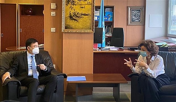 Vietnam Supports “Building Peace in Minds of People” Mission at UNESCO Vietnam Supports “Building Peace in Minds of People” Mission at UNESCO