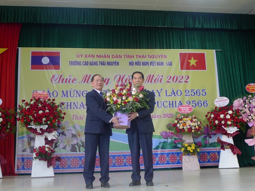 Vietnam-Laos Friendship Association Bolsters Bilateral Cooperation Vietnam-Laos Friendship Association Bolsters Bilateral Cooperation