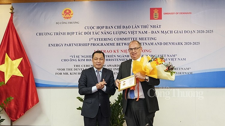 Vietnam and Denmark Continue Close Cooperation in Energy Vietnam and Denmark Continue Close Cooperation in Energy