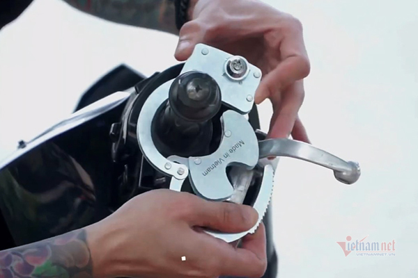 American’s “Made in Vietnam” motorcycle lock American expat creates “Made in Vietnam” motorcycle lock