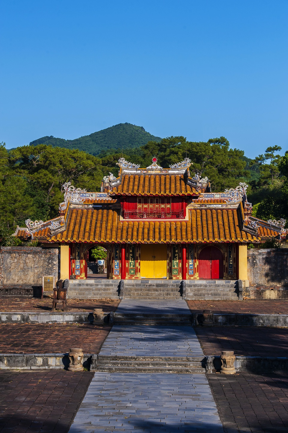 Uncovered beauty of Hue ancient capital Hue's ancient citadel preserves royal history and natural beauty